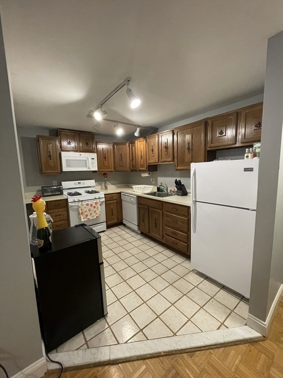 99 W 4th St, Unit 1A