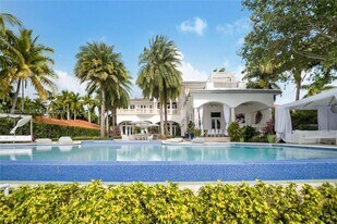 100 Palm Ave in Miami Beach, FL - Building Photo