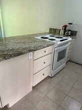 120 Hui Rd F in Lahaina, HI - Building Photo - Building Photo