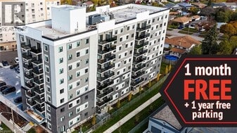 595 Strasburg Rd in Kitchener, ON - Building Photo