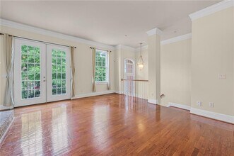1022 Emory Parc Pl in Decatur, GA - Building Photo - Building Photo
