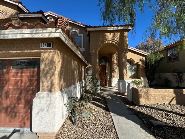 10400 Falls Church Ave in Las Vegas, NV - Building Photo - Building Photo