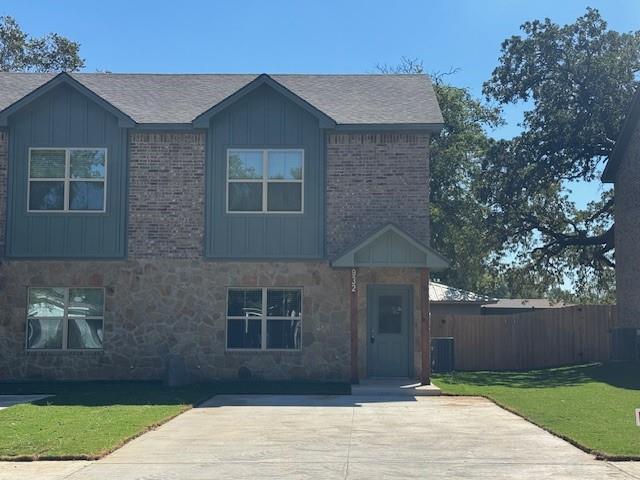 932 W Shirley St in Stephenville, TX - Building Photo