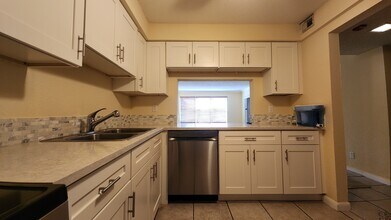 2306 S Cypress Bend Dr in Pompano Beach, FL - Building Photo - Building Photo