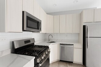 6114 N Winthrop Ave in Chicago, IL - Building Photo - Building Photo