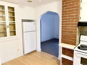 511 W 16th Ave in Hutchinson, KS - Building Photo - Building Photo