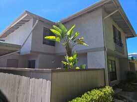 9683 Caminito Del Vida in San Diego, CA - Building Photo