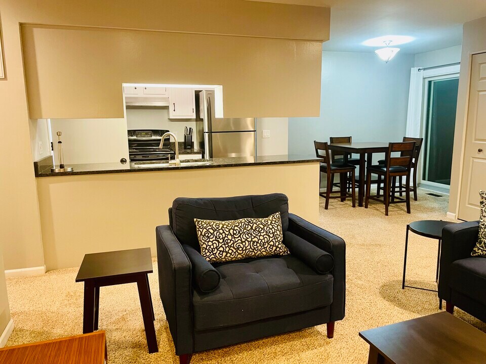 1734 Valleywood Ct, Unit 4 in Portage, MI - Foto de edificio