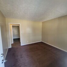 1417 Phillips Dr in Indianapolis, IN - Building Photo - Building Photo