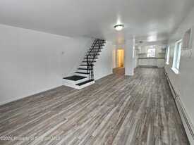 366 Salsburg St in Plymouth, PA - Building Photo