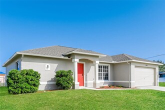 1015 NW 16th Terrace in Cape Coral, FL - Building Photo - Building Photo