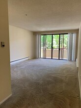 525 Almer Rd in Burlingame, CA - Building Photo - Building Photo
