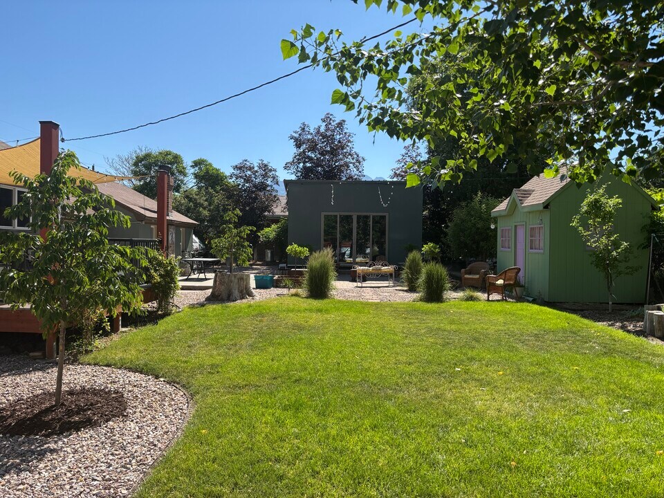 174 E Pioneer Ave in Sandy, UT - Building Photo