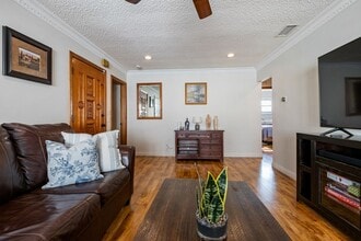 513 E Hillsdale St in Inglewood, CA - Building Photo - Building Photo