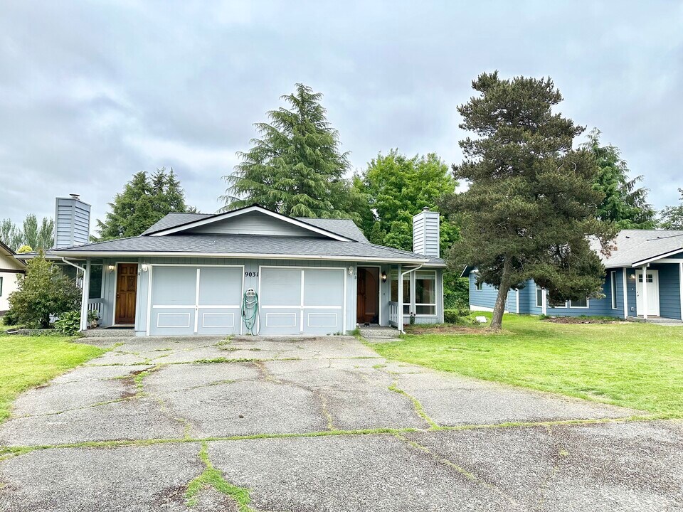 9031 5th Pl W, Unit A in Everett, WA - Building Photo