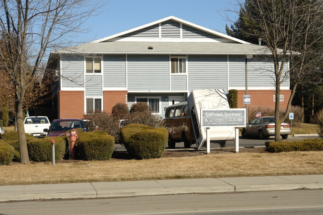 Applewood Apartments in Spokane, WA - Building Photo - Building Photo