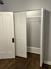 3307 N Albany Ave, Unit B-Garden in Chicago, IL - Building Photo - Building Photo