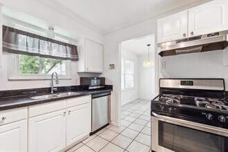 1430 Chippendale Rd in Houston, TX - Building Photo - Building Photo