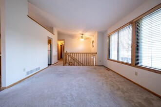 7991 147th St W in Apple Valley, MN - Building Photo - Building Photo