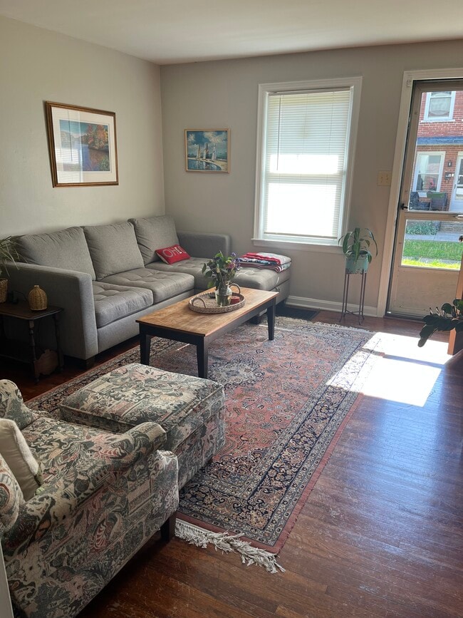 1355 Ida Ave, Unit A in Columbus, OH - Foto de edificio - Building Photo