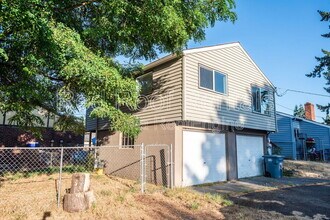 6527 95th St SW in Lakewood, WA - Building Photo - Building Photo