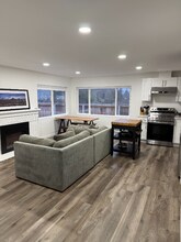 15215 8th Ave NE in Shoreline, WA - Building Photo - Building Photo