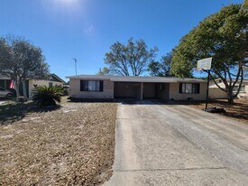 7408 Sea Grape Ave in Port Richey, FL - Building Photo