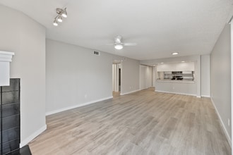 11011 Woodmeadow Pkwy in Dallas, TX - Building Photo - Building Photo