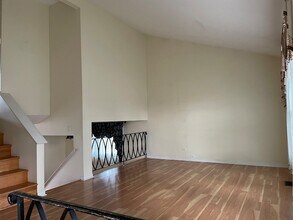 9137 Barberry Ln in Des Plaines, IL - Building Photo - Building Photo
