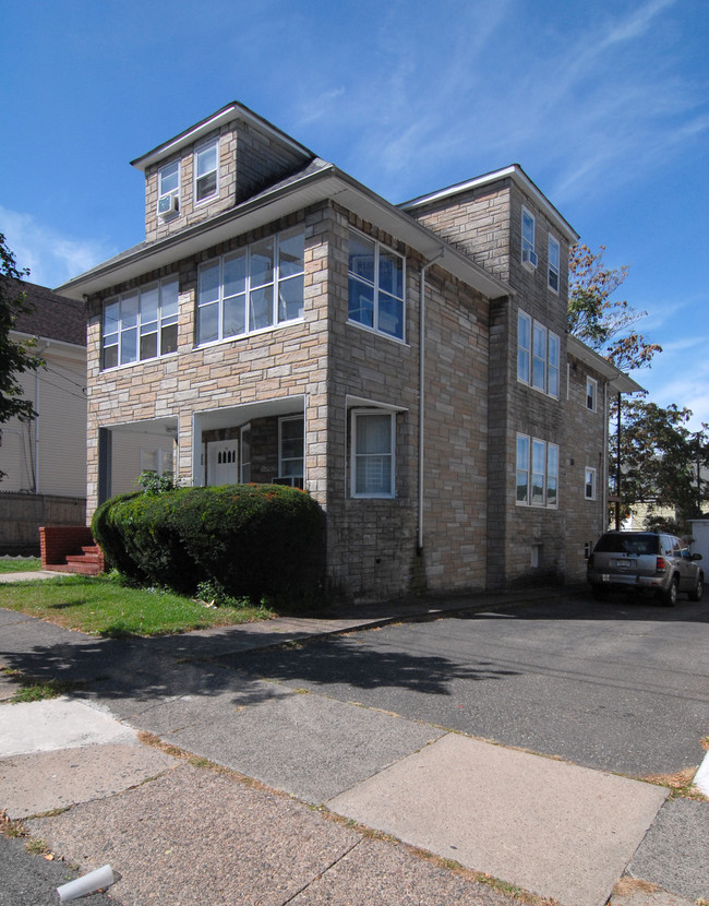 24 Units in Paterson, NJ - Building Photo - Building Photo