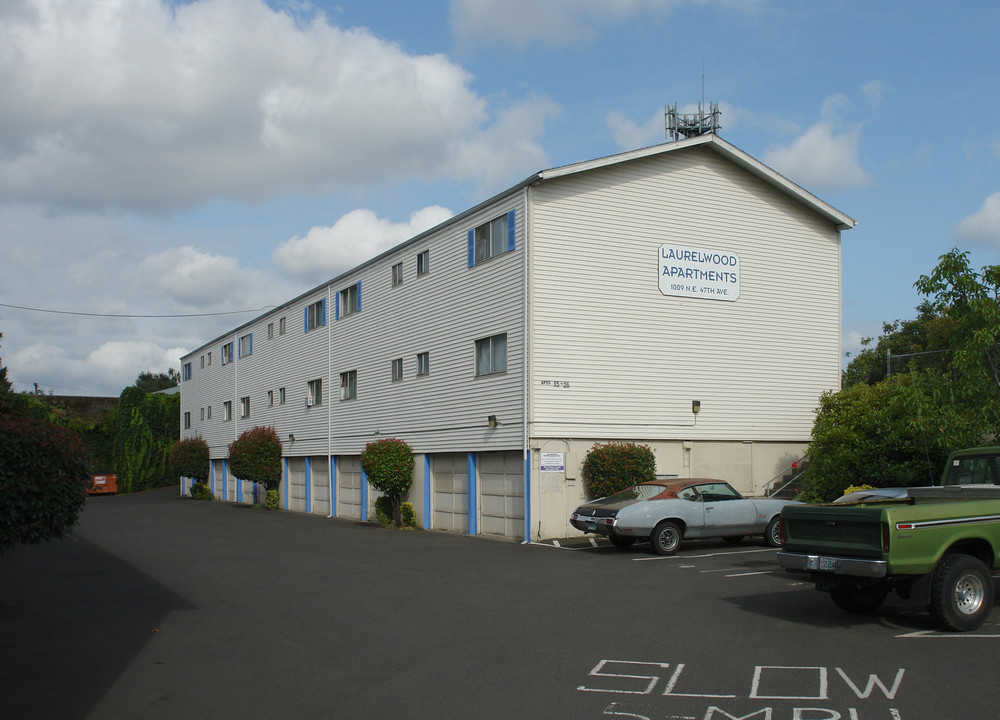 Laurelwood in Portland, OR - Foto de edificio