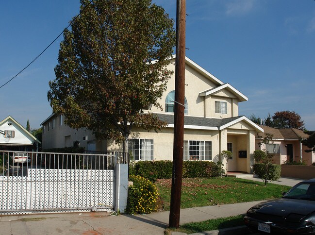 Hughes in Torrance, CA - Foto de edificio - Building Photo