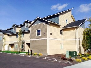 Cedar Crossing Apartments in Spokane, WA - Foto de edificio - Building Photo