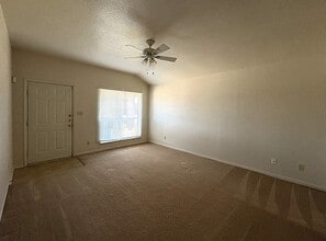2703 Vernice Loop, Unit A in Killeen, TX - Foto de edificio - Building Photo