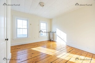 12 Page St in Keene, NH - Building Photo