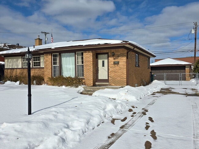 33042 Slocum Dr in Farmington, MI - Building Photo - Building Photo