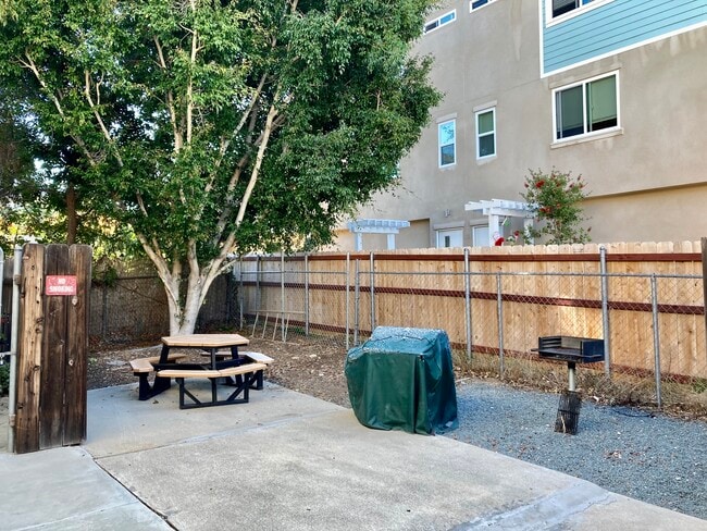 4369 Rosebud Ln in La Mesa, CA - Building Photo - Building Photo