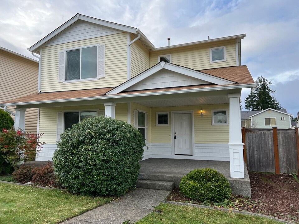 3226 Hoffman Hill Blvd in Dupont, WA - Building Photo