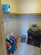 928 Cole St in Chaska, MN - Building Photo - Building Photo