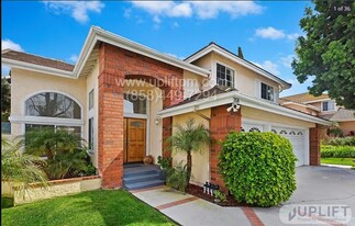 358 Moonstone Bay Dr in Oceanside, CA - Building Photo