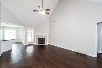 9335 Barrow Dr in Cordova, TN - Building Photo - Building Photo