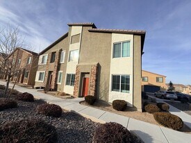 9800 Salty Dog Dr in Reno, NV - Building Photo