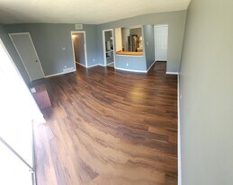 53 N Belvedere Blvd, Unit 5 in Memphis, TN - Building Photo