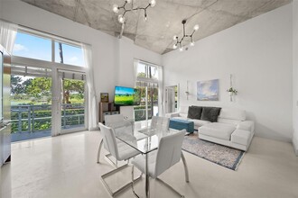 2001 Meridian Ave in Miami Beach, FL - Building Photo - Building Photo