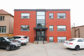 8 Castleton Ave in Toronto, ON - Building Photo - Building Photo