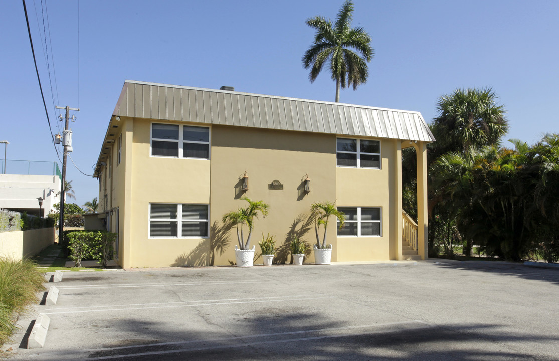 5500 N Flagler Dr in West Palm Beach, FL - Building Photo