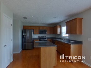 2037 Red Jacket Trace in Spring Hill, TN - Building Photo - Building Photo