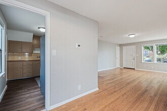 2610 58th Ave SW in Seattle, WA - Foto de edificio - Building Photo