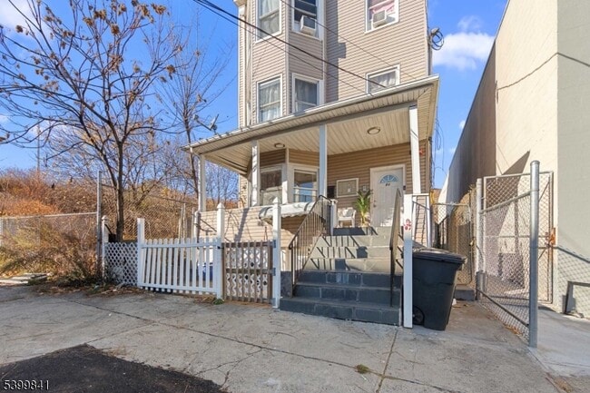 84 Washington Pl in Passaic, NJ - Building Photo - Building Photo