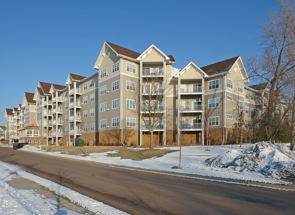 Applewood Pointe Apartments Roseville, MN Apartments For Rent